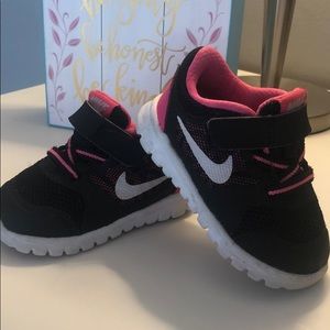 Toddler Girl Nike 3